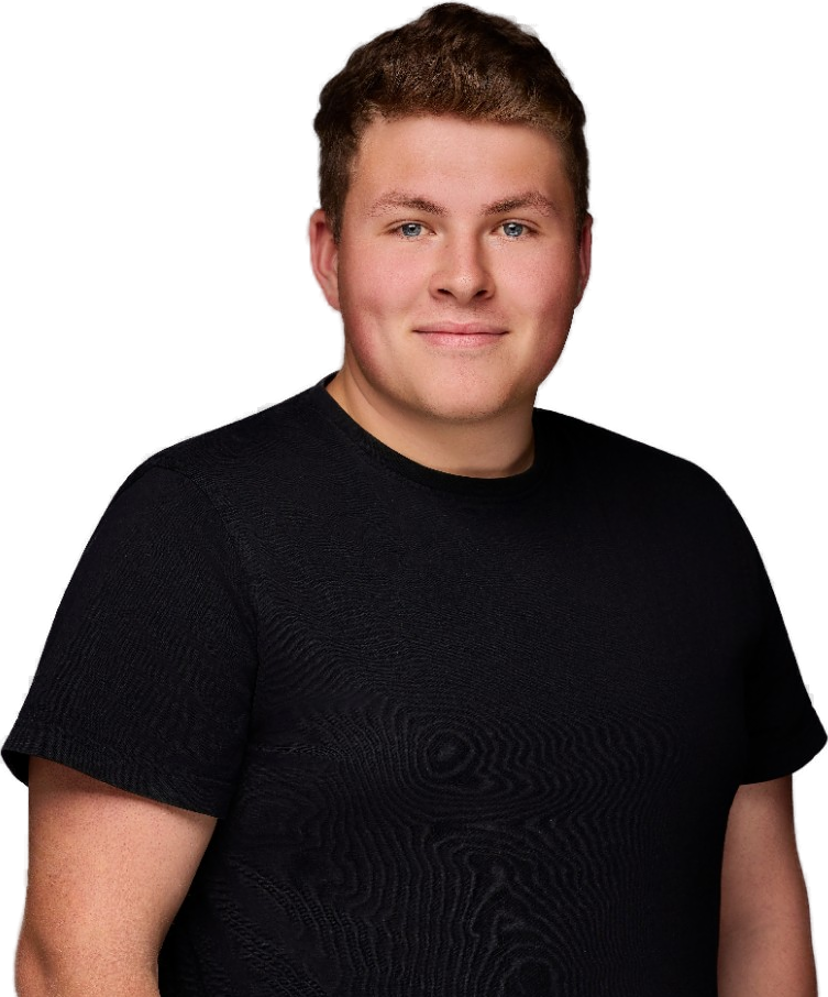 Lukas Ude im schwarzen T-Shirt